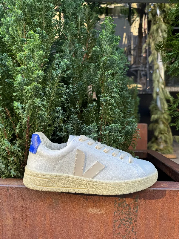 Urca CWL in White Pierre from Veja