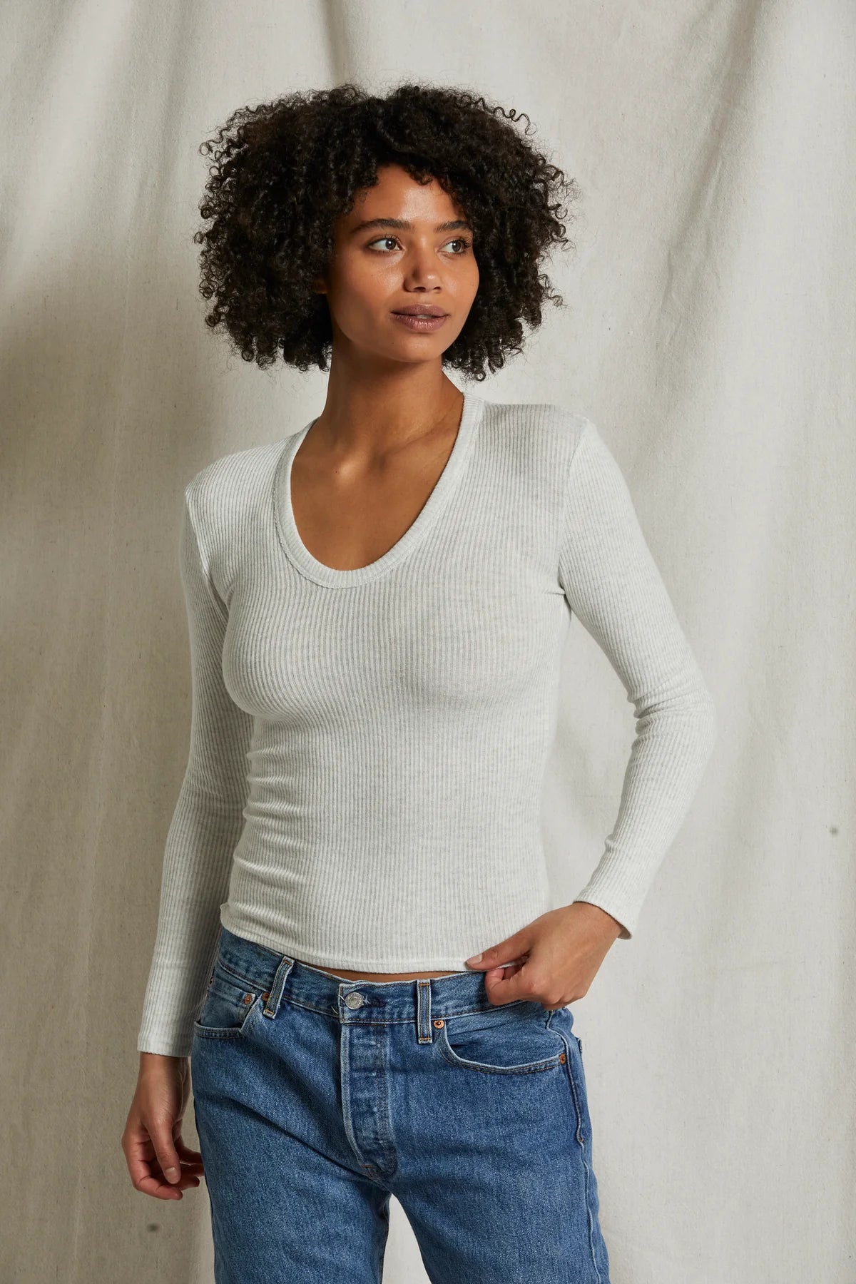 PerfectWhiteTee Whitney Long Sleeve Tee in Heather Ash