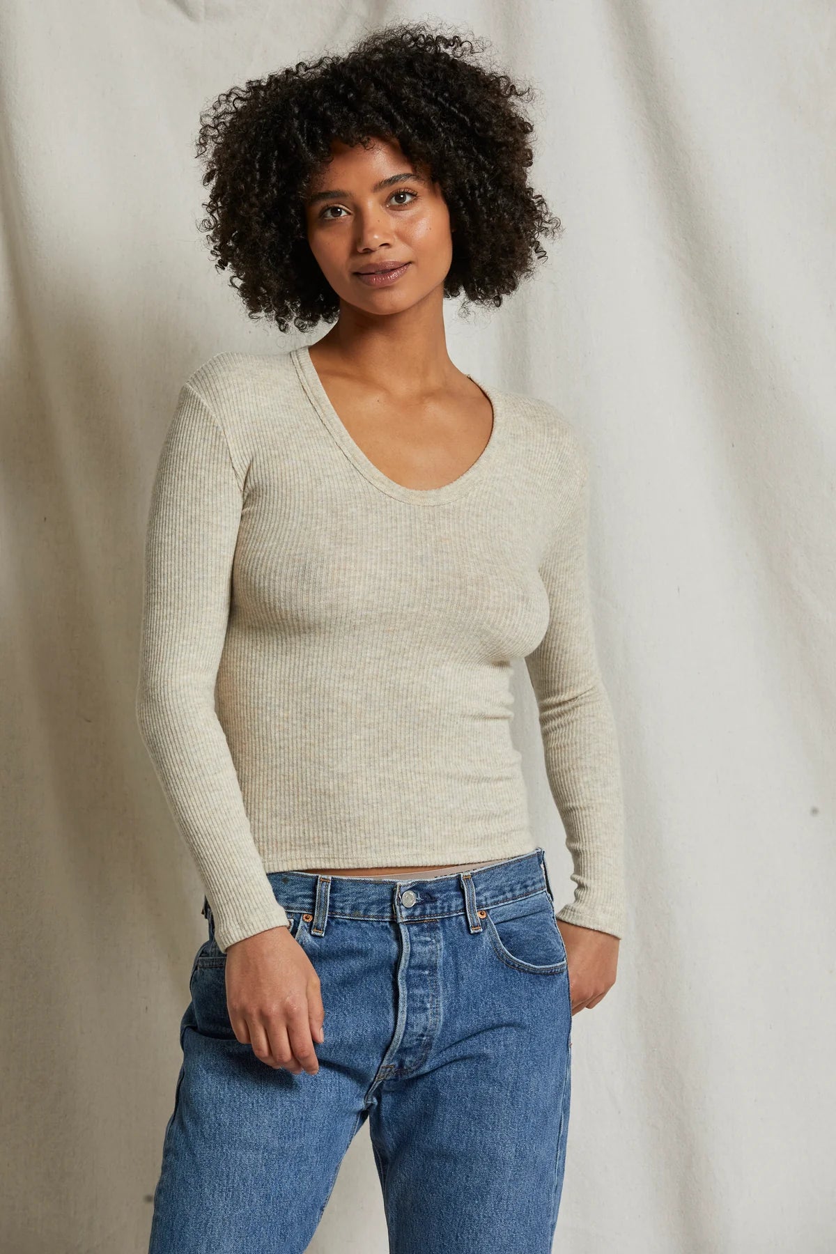 PerfectWhiteTee Whitney Long Sleeve Tee in Heather Oatmeal