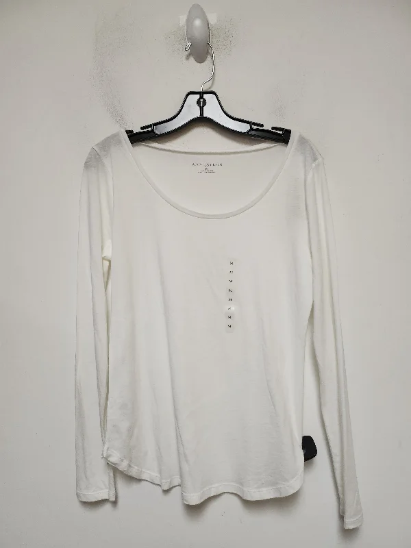 Top Long Sleeve Basic By Ann Taylor In Ivory, Size: M